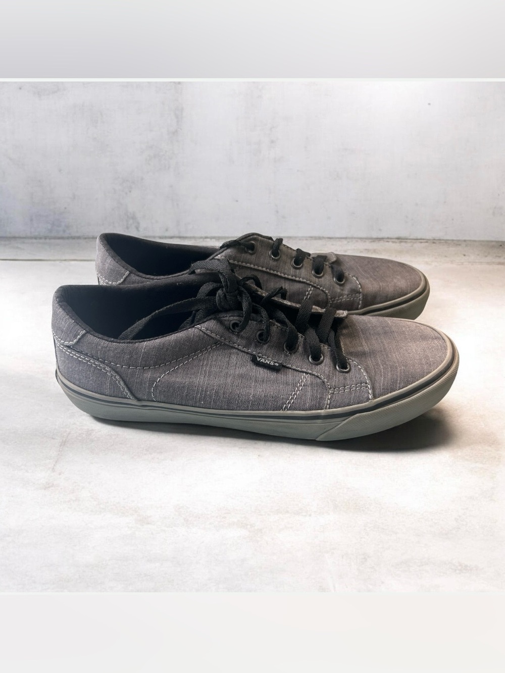 Vans Bishop Grey Canvas Low Top Skate Shoes Men Size 9 VN0A38EIZ5A